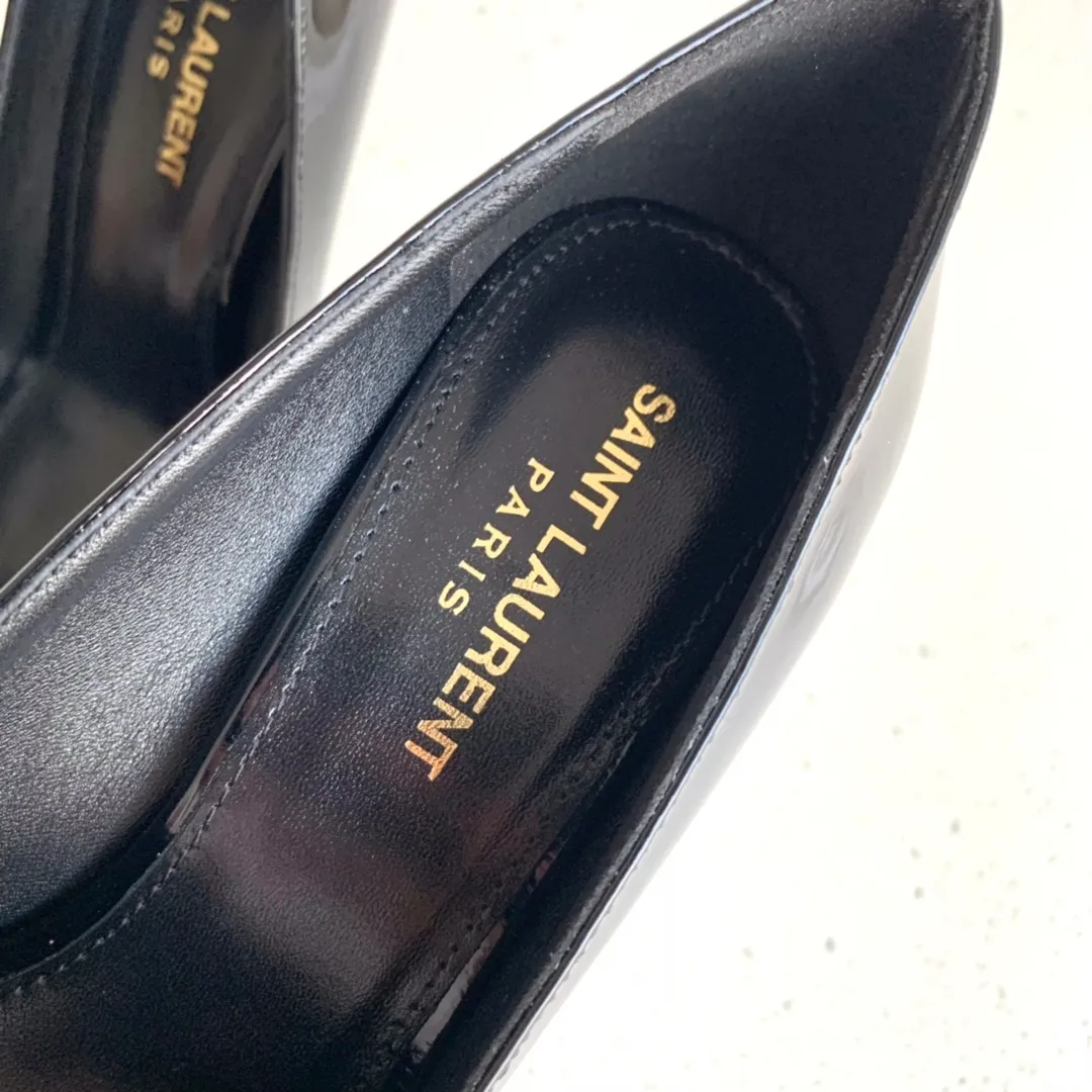 👟👟Ex-factory price 560👟👟 Women's Shoes Factory SAINT LAUREN*Yves Saint Laurent YSL Yang Shulin classic letter heel high-heeled shoes Only YSL understands women's hearts best and will not accept refutation🙅‍♂️Super invincible feminine artifact, a must-have for women (✅Z product full-body customization, own molded toe hardware, perfect consistency) ⚠️Compare the differences between pictures and goods on the market Haha Upper: Customized imported cotton silk weaving/imported calf patent leather Lining: Imported sheep leather Sole: Imported genuine leather outsole Thickness: 9cm Color: black paint with gold, black leather with black Size: 35-39 (full set of packaging)